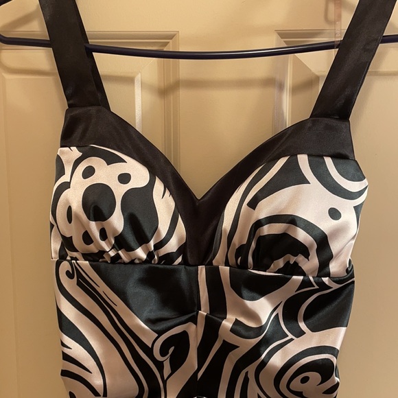 Beautiful cocktail dress - Picture 7 of 12